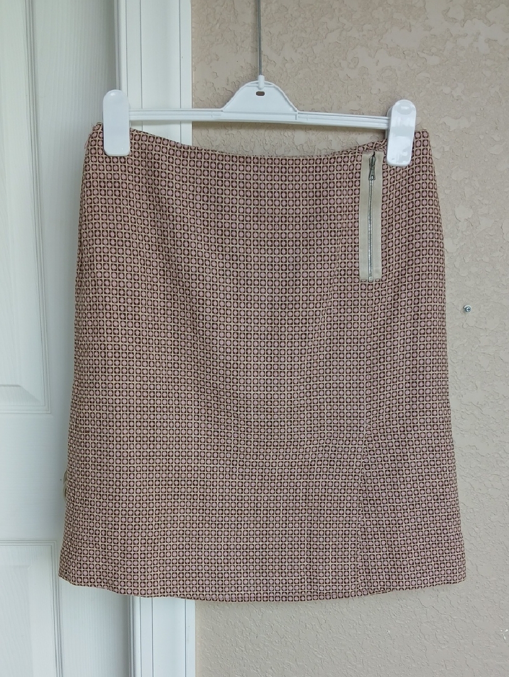 Ann Taylor Beige and Black Geo-Print A-Line Skirt - Picture 1 of 3